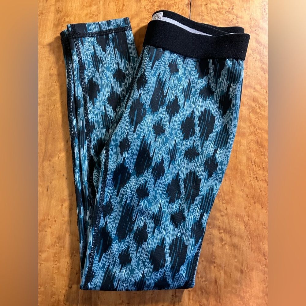 Soffe Dri, ankle leggings, low rise, size small, excellent condition